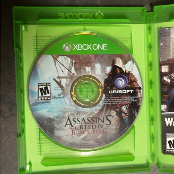 Assassin’s Creed IV Black Flag Gamestop Edition Xbox One - Picture 3 of 3